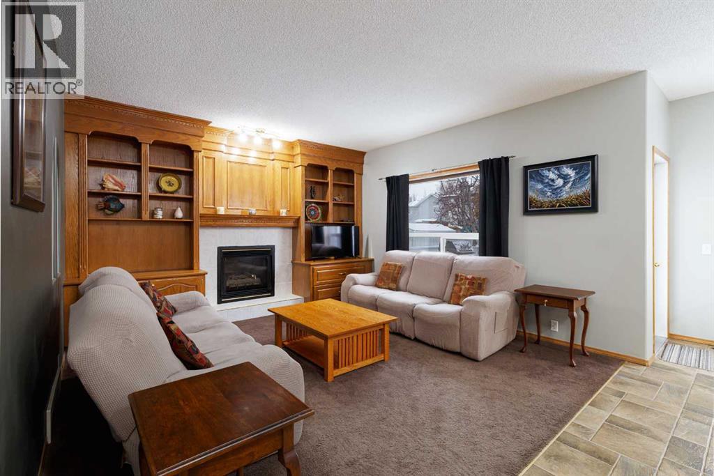 247 Mt Selkirk Close Se, Calgary, Alberta  T2Z 2P7 - Photo 11 - A2275461