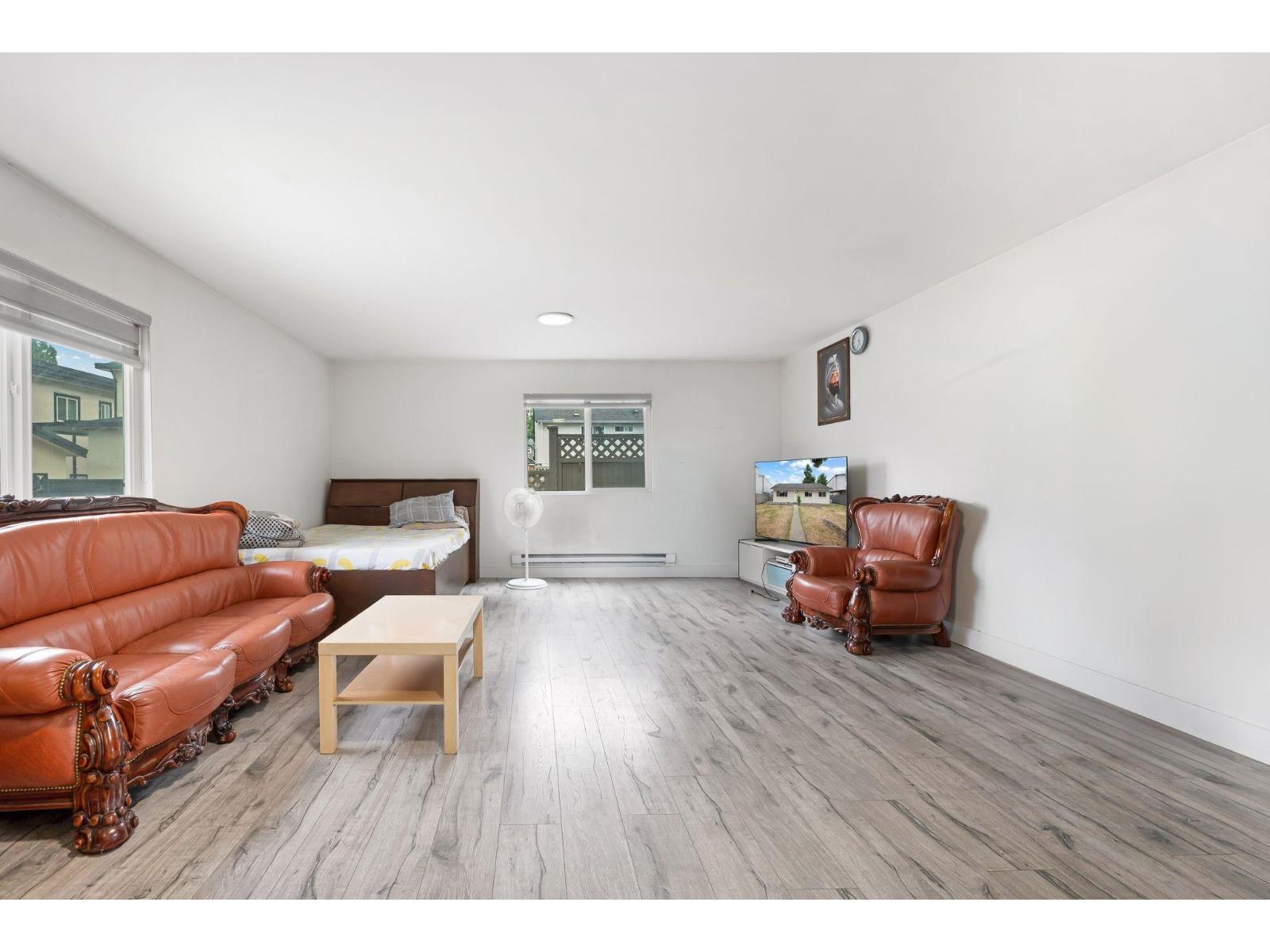 13090 72 Avenue, Surrey, British Columbia  V3W 2N2 - Photo 3 - R3044160