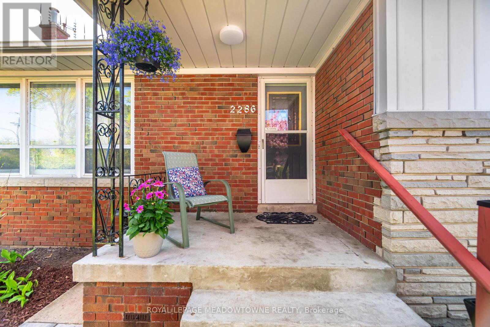 2286 Prospect Street, Burlington, Ontario  L7R 2A2 - Photo 4 - W12650228