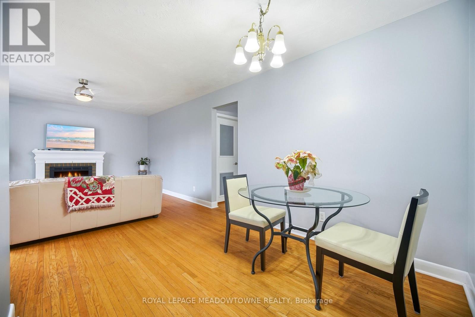 2286 Prospect Street, Burlington, Ontario  L7R 2A2 - Photo 8 - W12650228