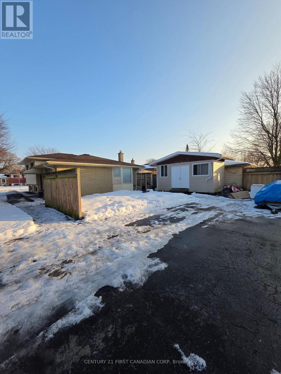 93 Cayuga Crescent, London East, Ontario  N5V 2W8 - Photo 3 - X12650254