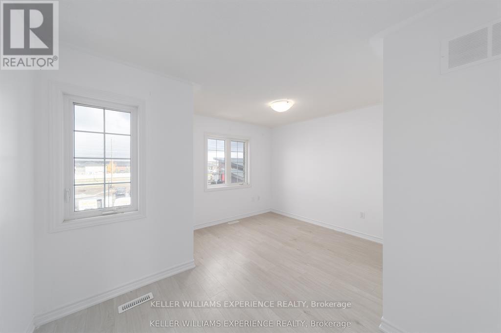 25 Tobias Lane, Barrie, Ontario  L9J 0T8 - Photo 11 - S12650232