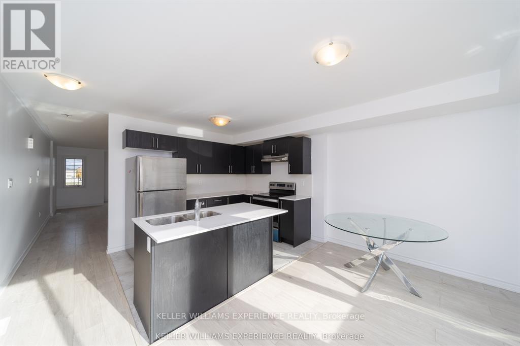 25 Tobias Lane, Barrie, Ontario  L9J 0T8 - Photo 9 - S12650232