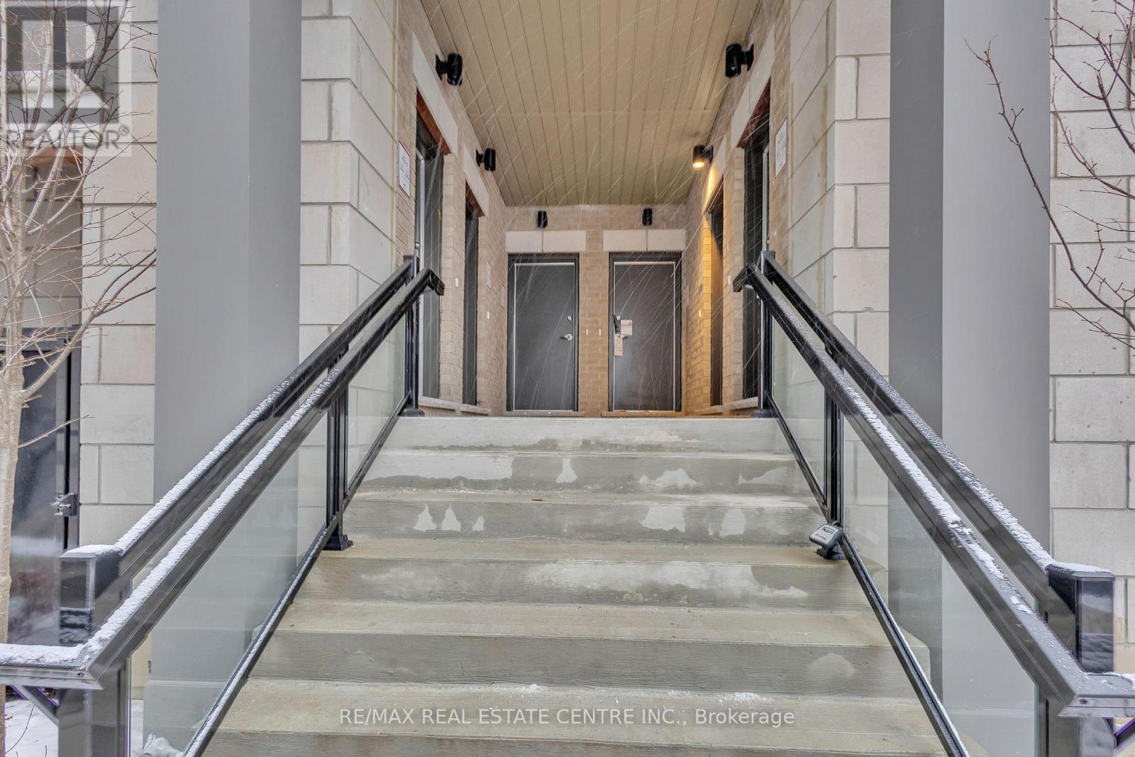 (G 32) 312 - 10 Halliford Place, Brampton, Ontario  L6P 0N5 - Photo 3 - W12650256