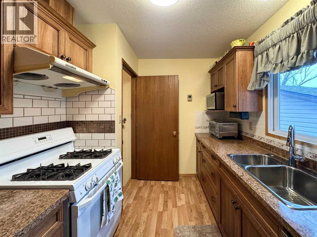 11 Princeton Road W, Lethbridge, Alberta  T1K 5A1 - Photo 14 - A2275434