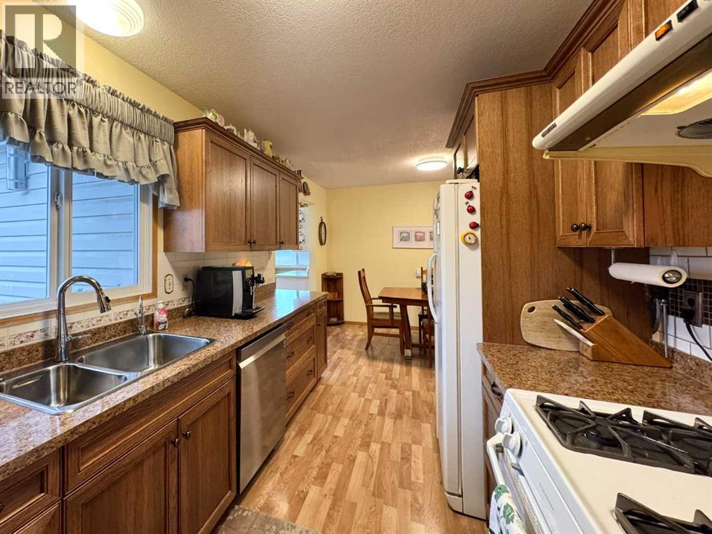 11 Princeton Road W, Lethbridge, Alberta  T1K 5A1 - Photo 15 - A2275434