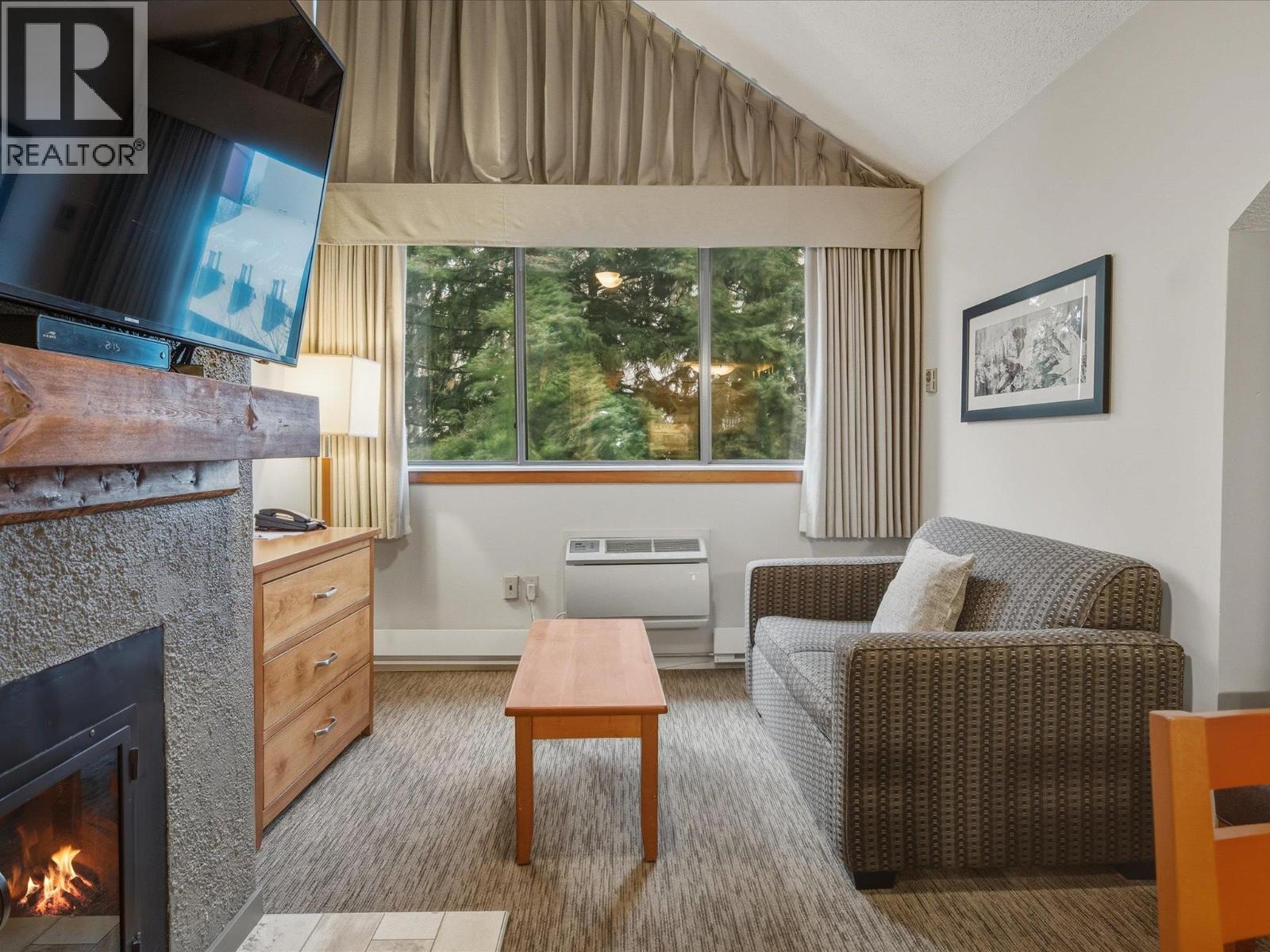 361 4429 Sundial Place, Whistler, British Columbia  V8E 1G8 - Photo 2 - R3074976