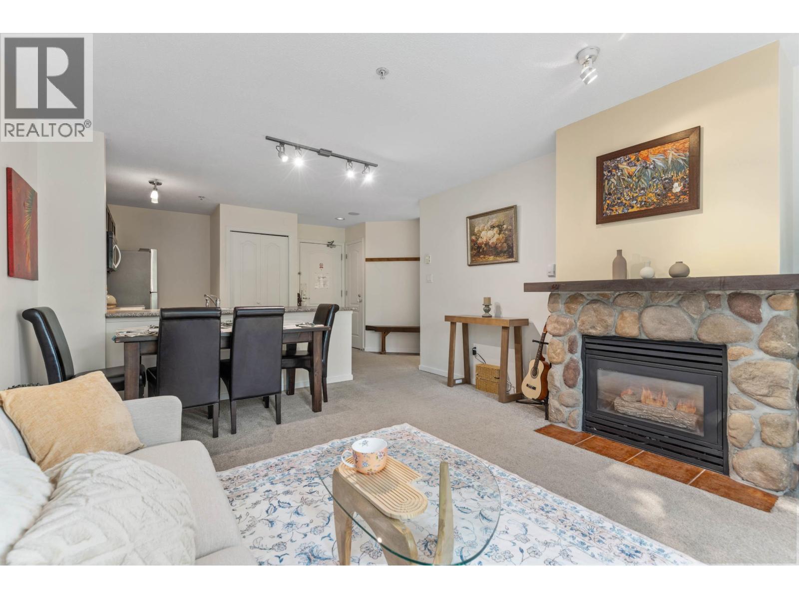 203 4314 Main Street, Whistler, British Columbia  V8E 1A8 - Photo 5 - R3074977