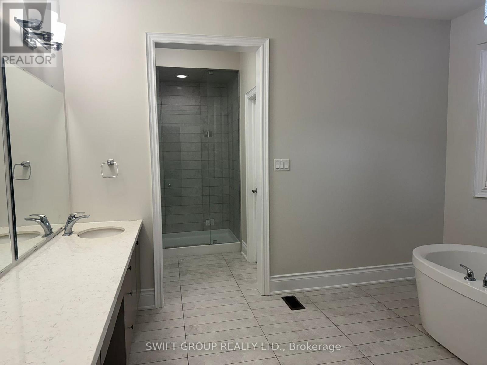 Upper - 43 Martin Byrne Drive, Brampton, Ontario  L6P 4C2 - Photo 14 - W12650278