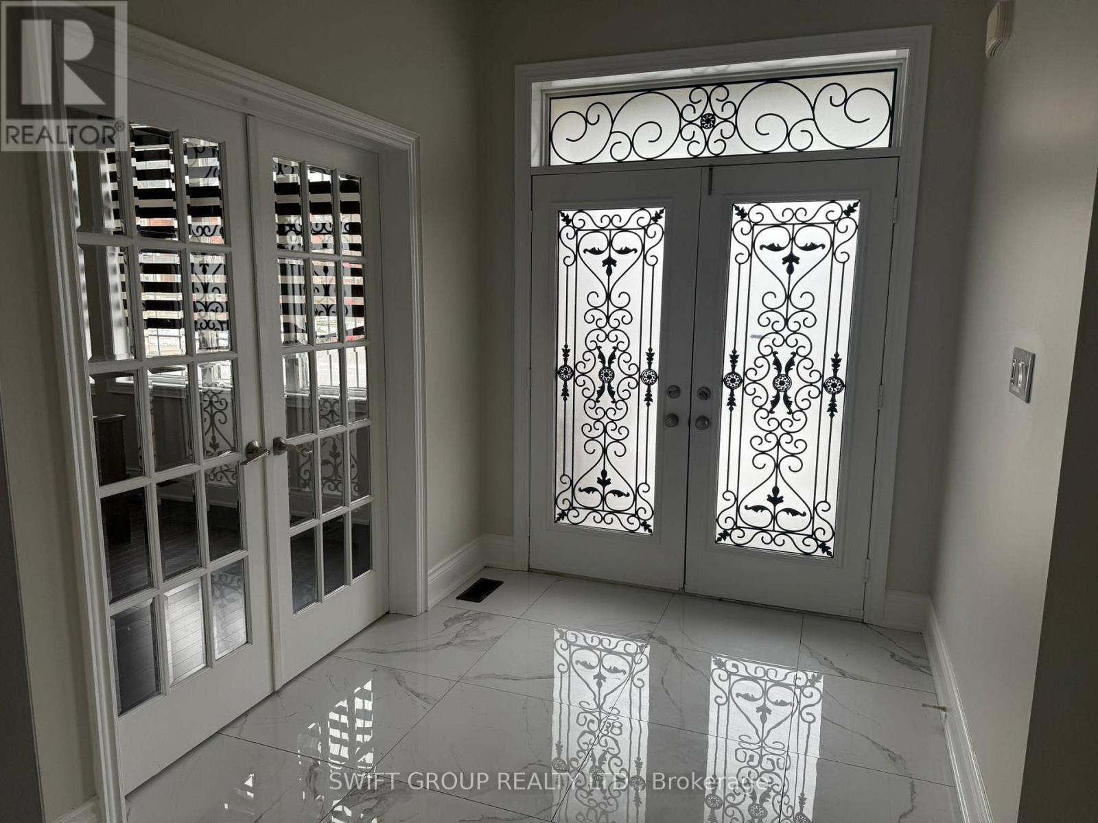 Upper - 43 Martin Byrne Drive, Brampton, Ontario  L6P 4C2 - Photo 2 - W12650278