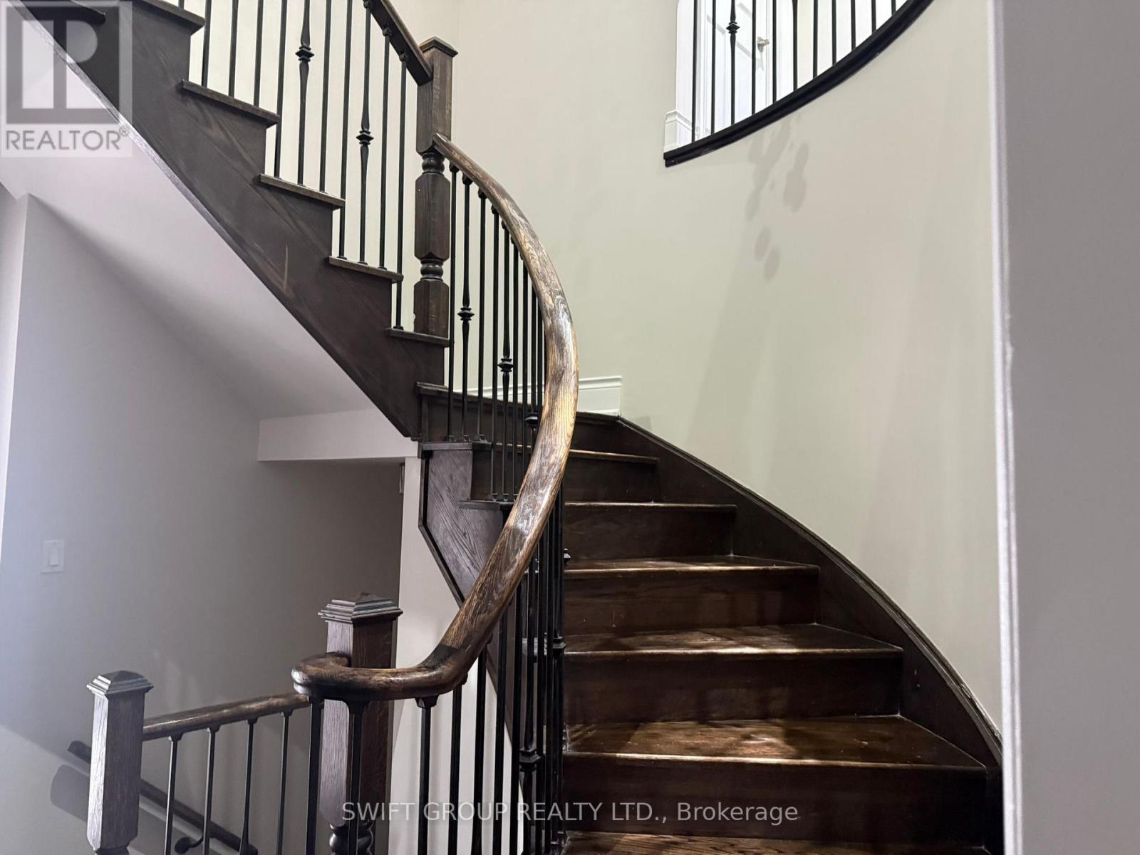 Upper - 43 Martin Byrne Drive, Brampton, Ontario  L6P 4C2 - Photo 7 - W12650278