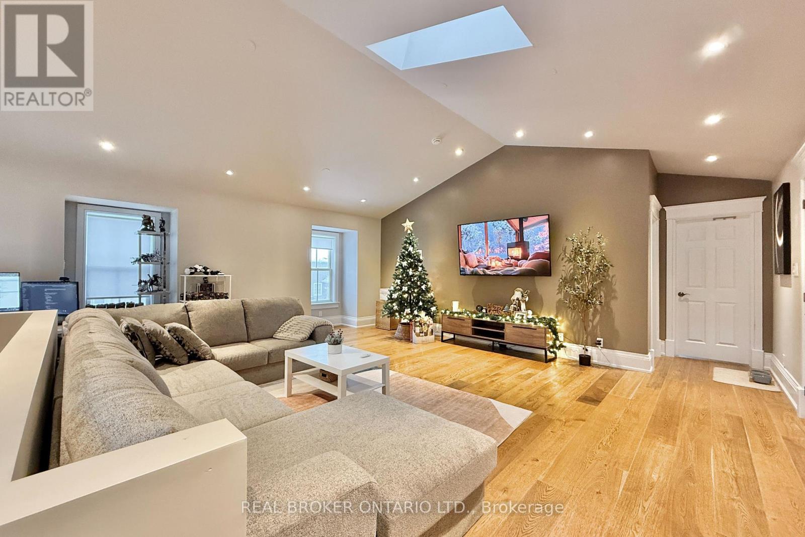 361 Main Street N, Markham, Ontario  L3P 1Z3 - Photo 2 - N12650286