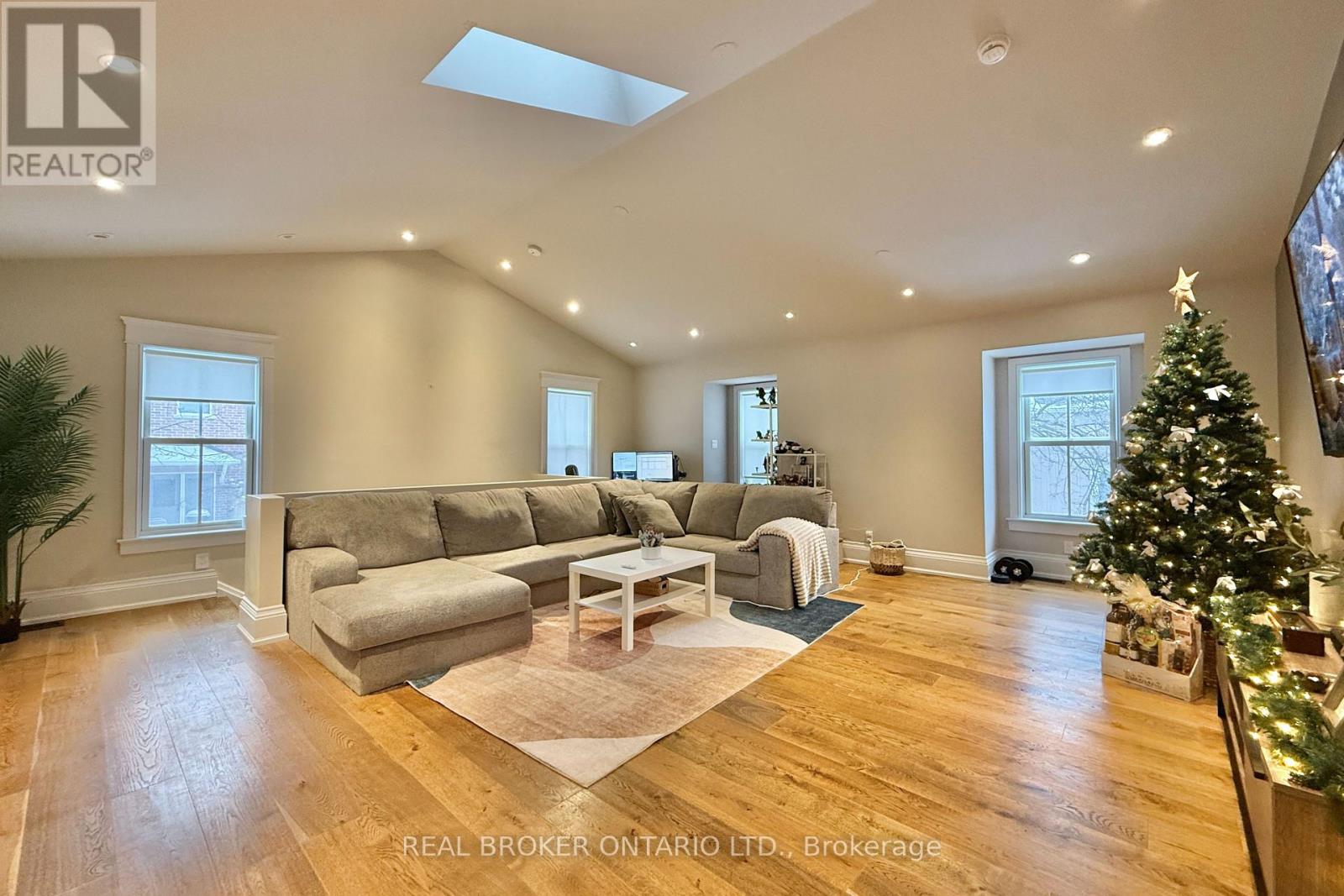 361 Main Street N, Markham, Ontario  L3P 1Z3 - Photo 3 - N12650286