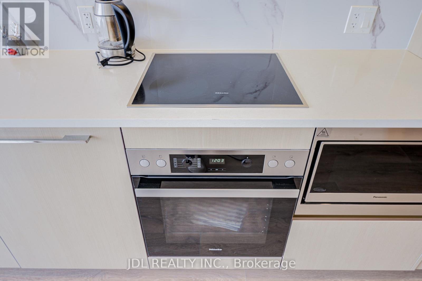 5112 - 1 Concord Cityplace Way, Toronto, Ontario  M5V 0X3 - Photo 11 - C12650292