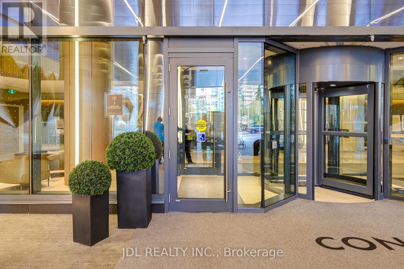 5112 - 1 Concord Cityplace Way, Toronto, Ontario  M5V 0X3 - Photo 2 - C12650292