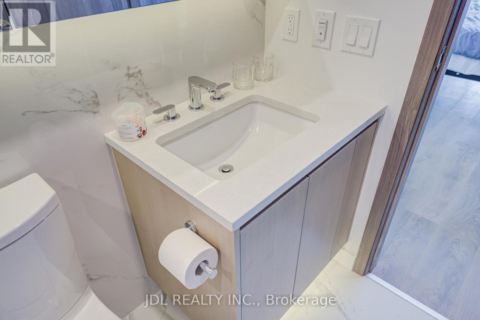 5112 - 1 Concord Cityplace Way, Toronto, Ontario  M5V 0X3 - Photo 28 - C12650292