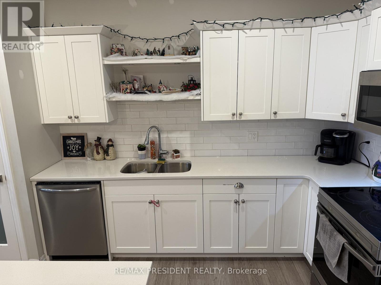 112 Livingston Drive, Tillsonburg, Ontario  N4G 0J3 - Photo 3 - X12650294