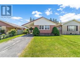 15 ARNPRIOR ROAD, Toronto, Ontario