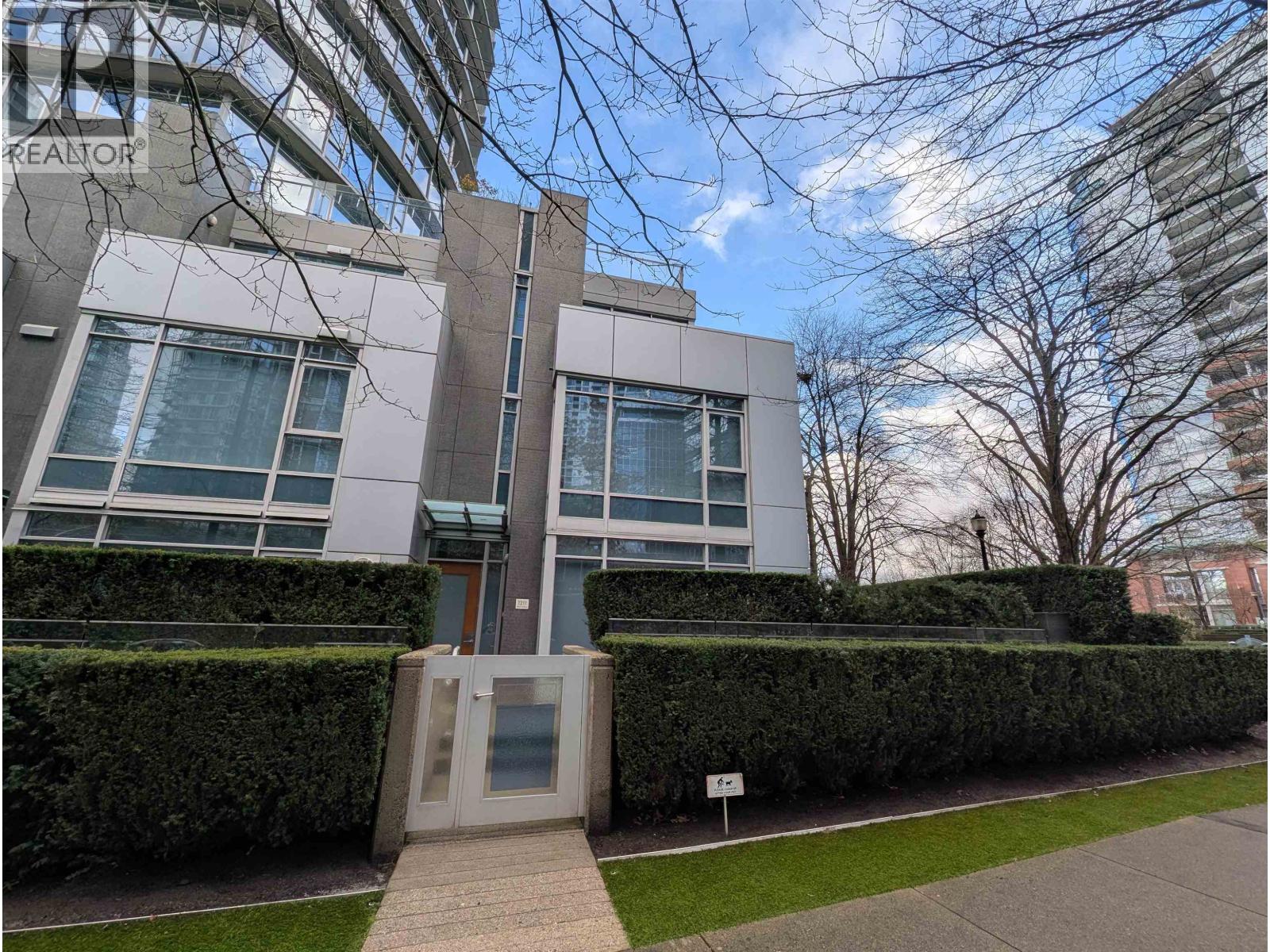 1211 W CORDOVA, Vancouver, British Columbia