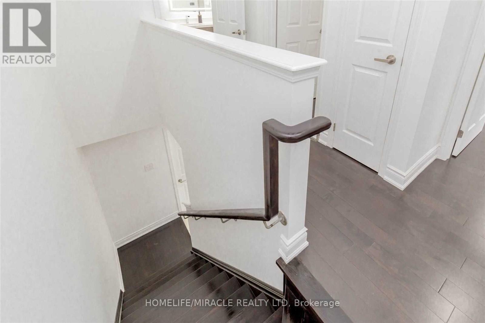 30 - 92 Baycliffe Crescent, Brampton, Ontario  L7A 3Z3 - Photo 3 - W12650302