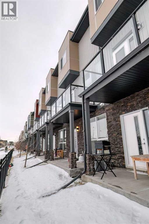 302, 70 Saddlestone Drive Ne, Calgary, Alberta  T3J 0W4 - Photo 4 - A2274977