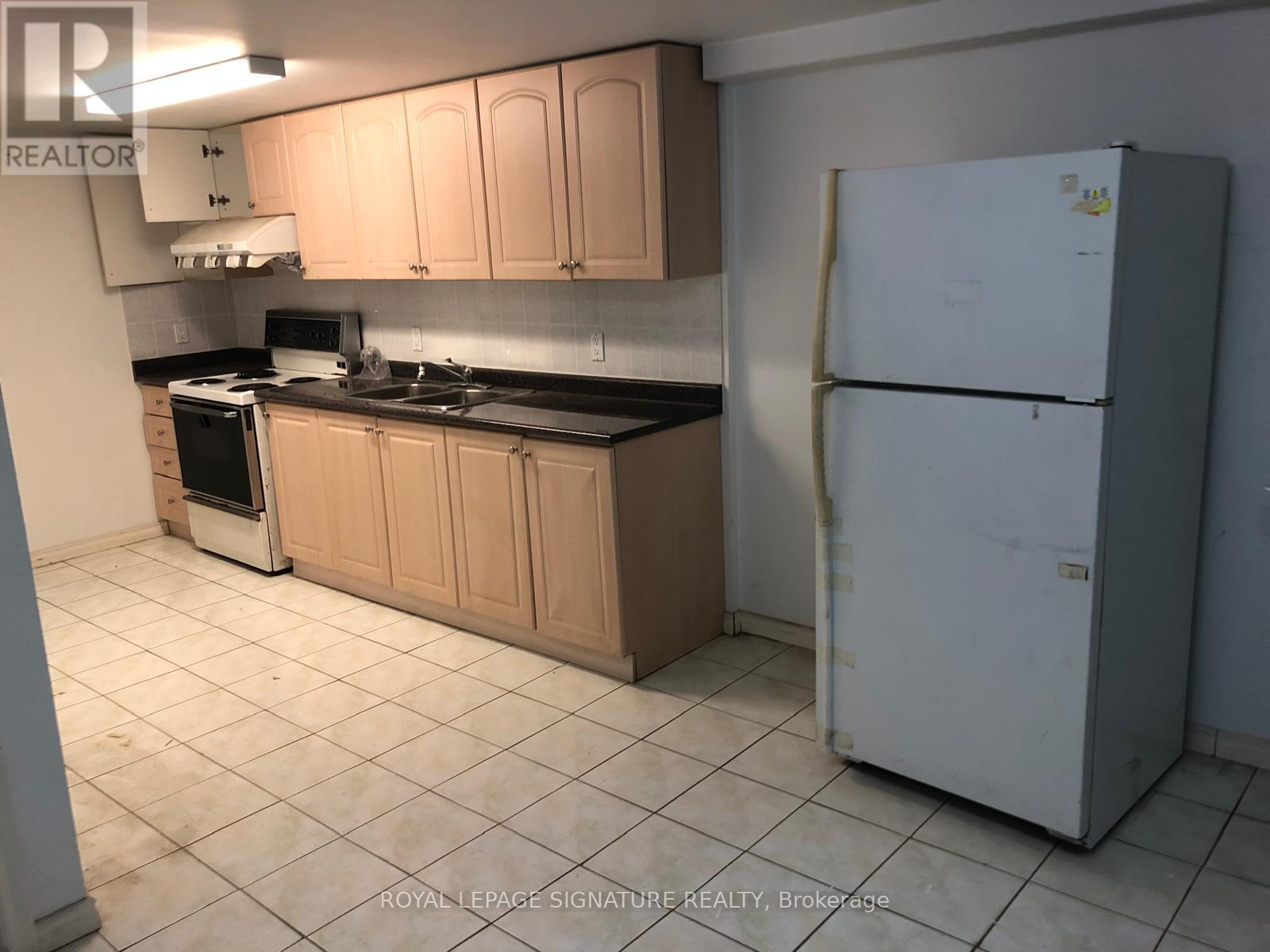 608 Gerrard Street, Toronto, Ontario  M4M 1Y3 - Photo 4 - E12558748