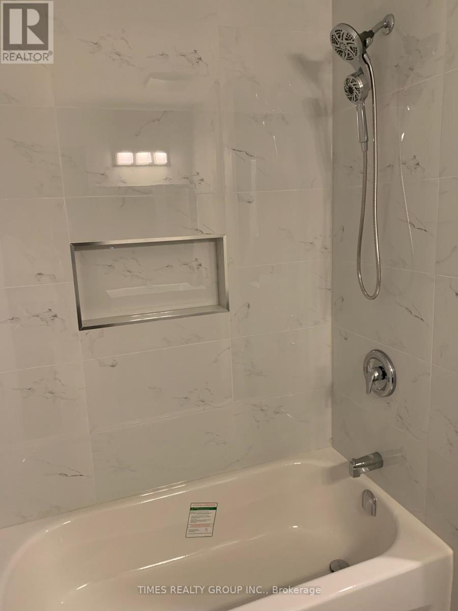 Main - 3346 Ivernia Road, Mississauga, Ontario  L4Y 3E8 - Photo 10 - W12650308