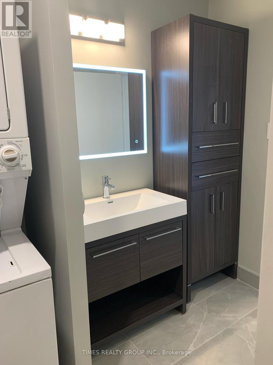 Main - 3346 Ivernia Road, Mississauga, Ontario  L4Y 3E8 - Photo 11 - W12650308