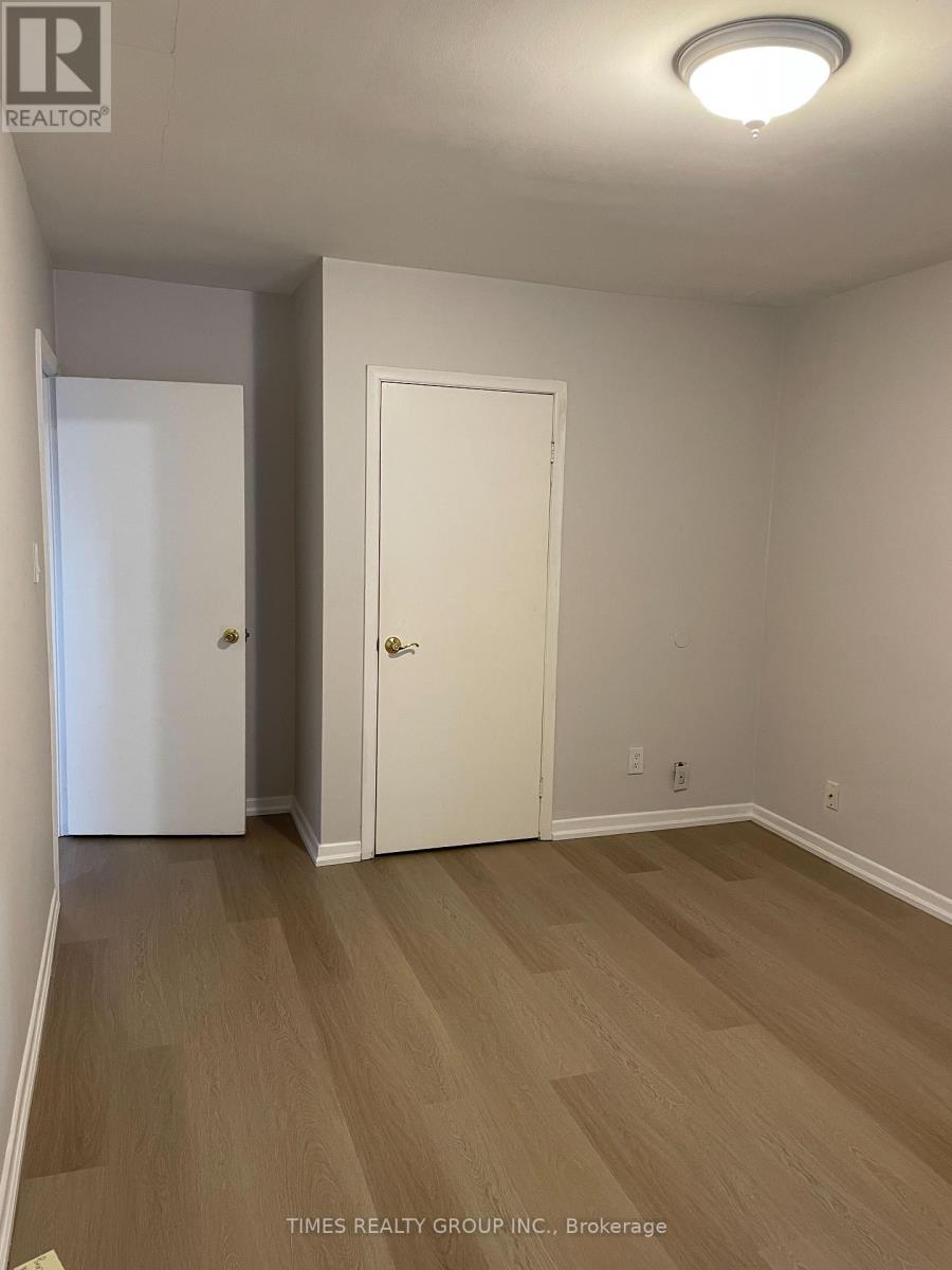 Main - 3346 Ivernia Road, Mississauga, Ontario  L4Y 3E8 - Photo 16 - W12650308