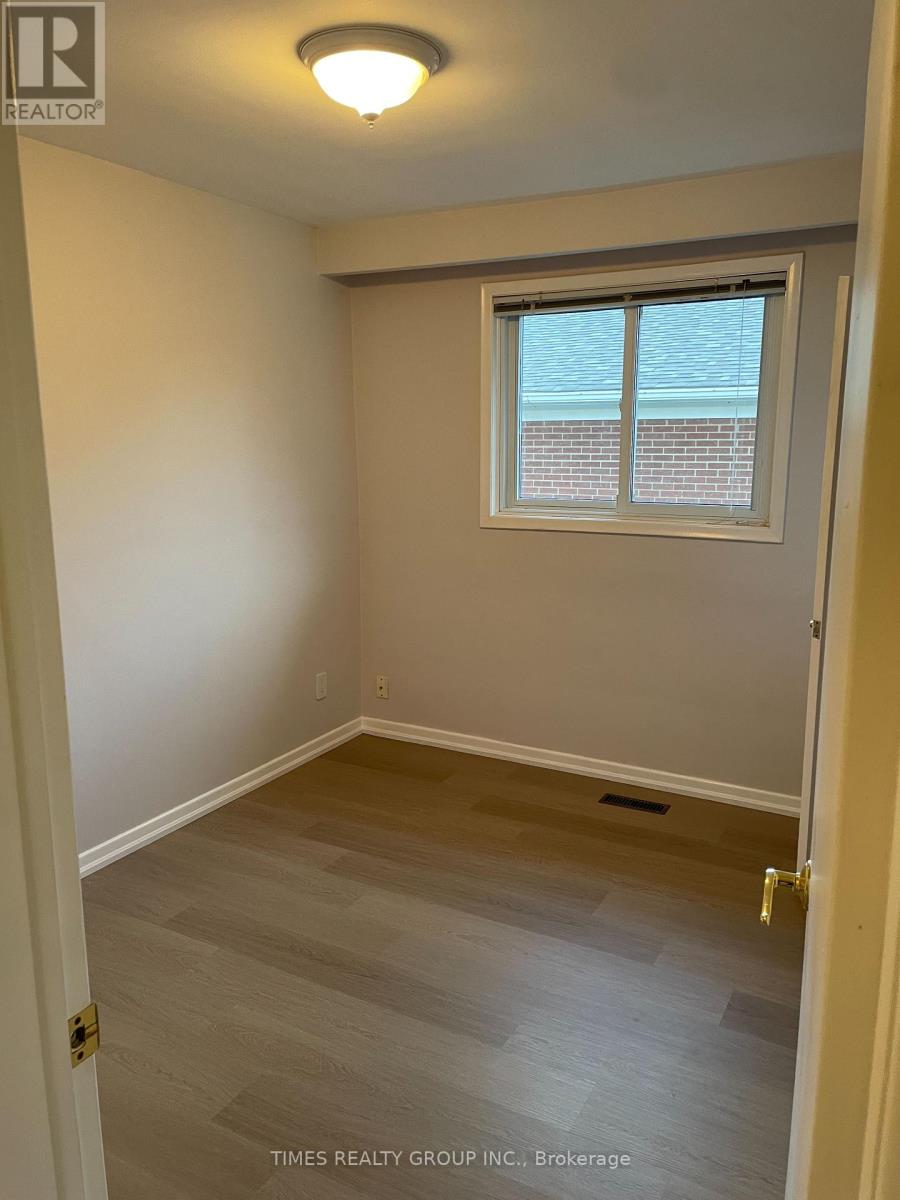 Main - 3346 Ivernia Road, Mississauga, Ontario  L4Y 3E8 - Photo 19 - W12650308