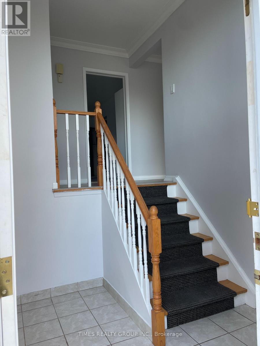 Main - 3346 Ivernia Road, Mississauga, Ontario  L4Y 3E8 - Photo 2 - W12650308