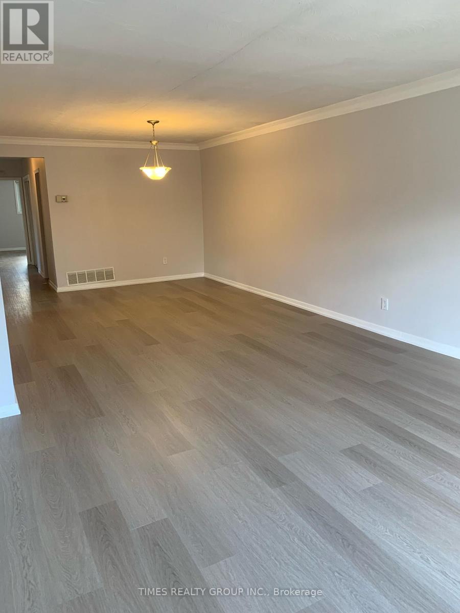 Main - 3346 Ivernia Road, Mississauga, Ontario  L4Y 3E8 - Photo 7 - W12650308