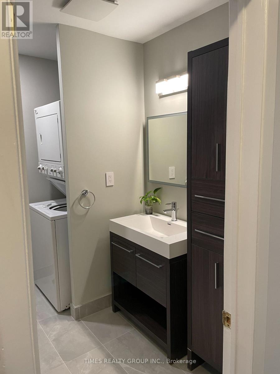 Main - 3346 Ivernia Road, Mississauga, Ontario  L4Y 3E8 - Photo 9 - W12650308