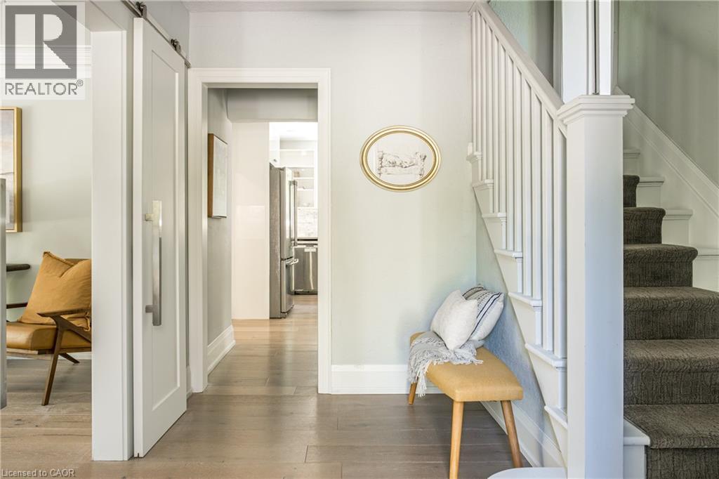 3 Oakwood Place, Hamilton, Ontario  L8S 4C9 - Photo 3 - 40763131