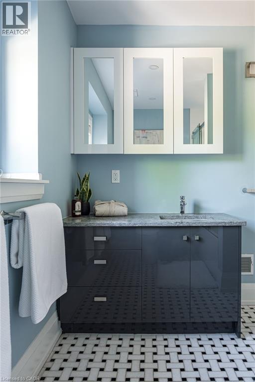 3 Oakwood Place, Hamilton, Ontario  L8S 4C9 - Photo 27 - 40763131