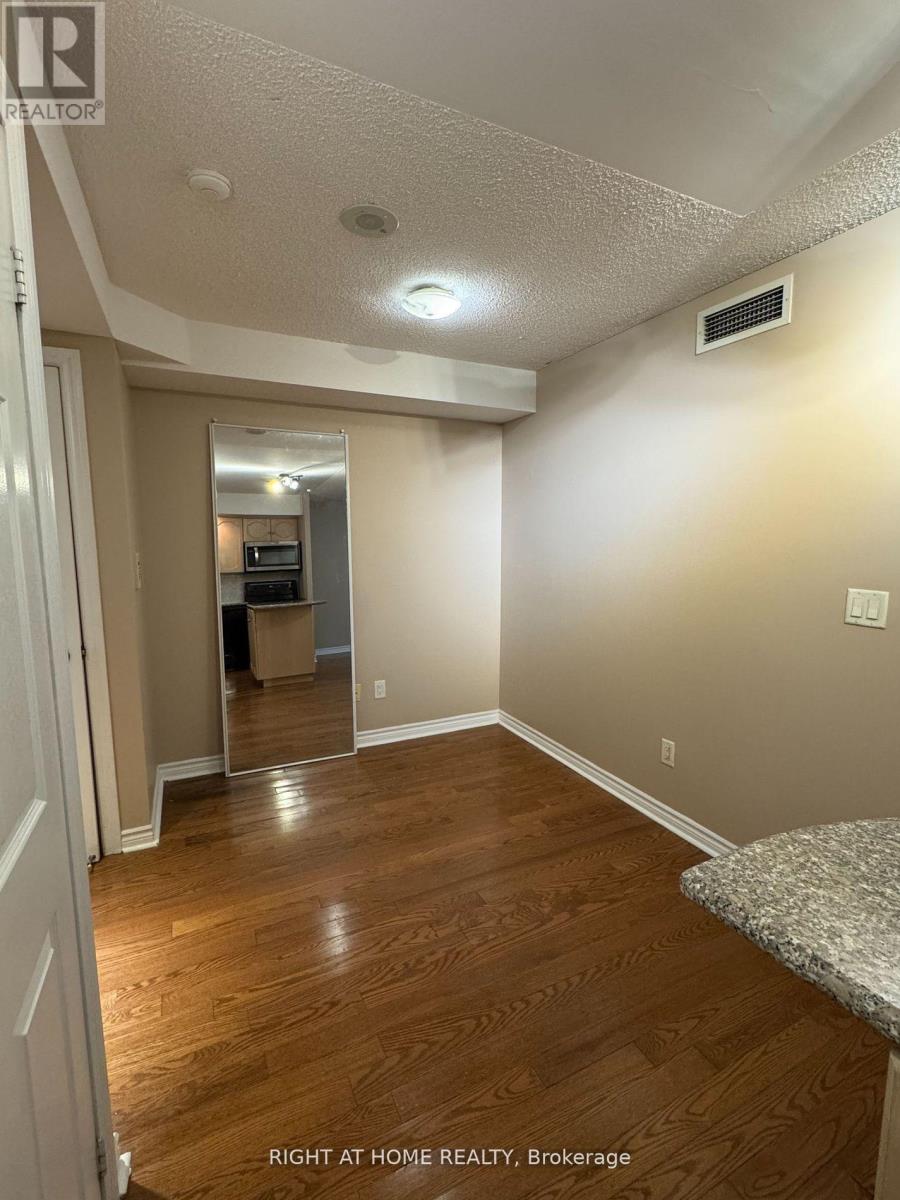 644 - 250 Wellington Street W, Toronto, Ontario  M5V 3P6 - Photo 5 - C12650320