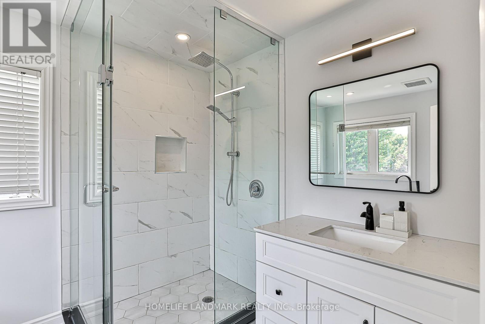 9 Longwood Avenue, Richmond Hill, Ontario  L4E 4B1 - Photo 27 - N12650314