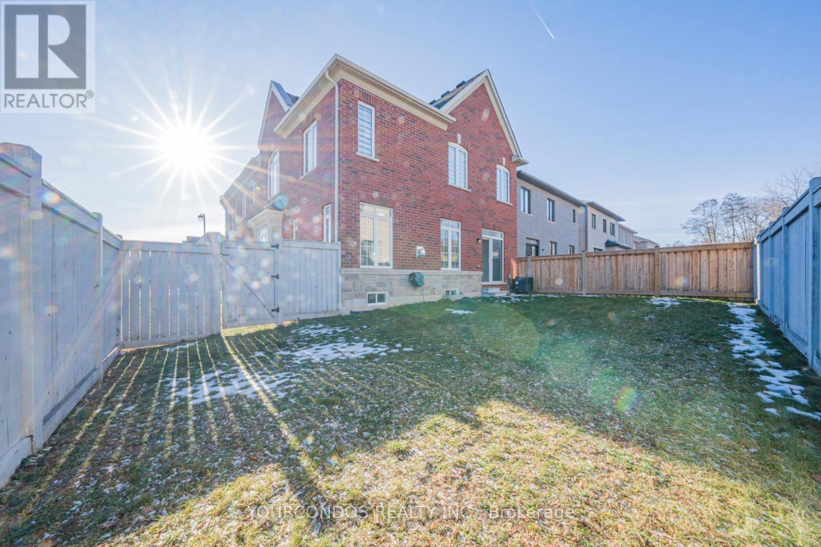 100 Beckett Avenue, East Gwillimbury, Ontario  L9N 0S7 - Photo 6 - N12650316