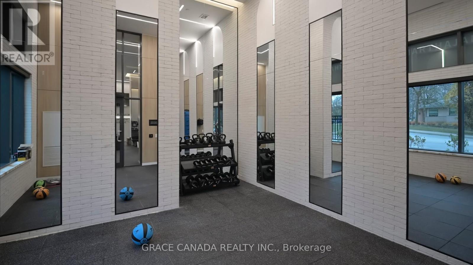 605 - 2088 James Street, Burlington, Ontario  L7R 0H2 - Photo 35 - W12650318