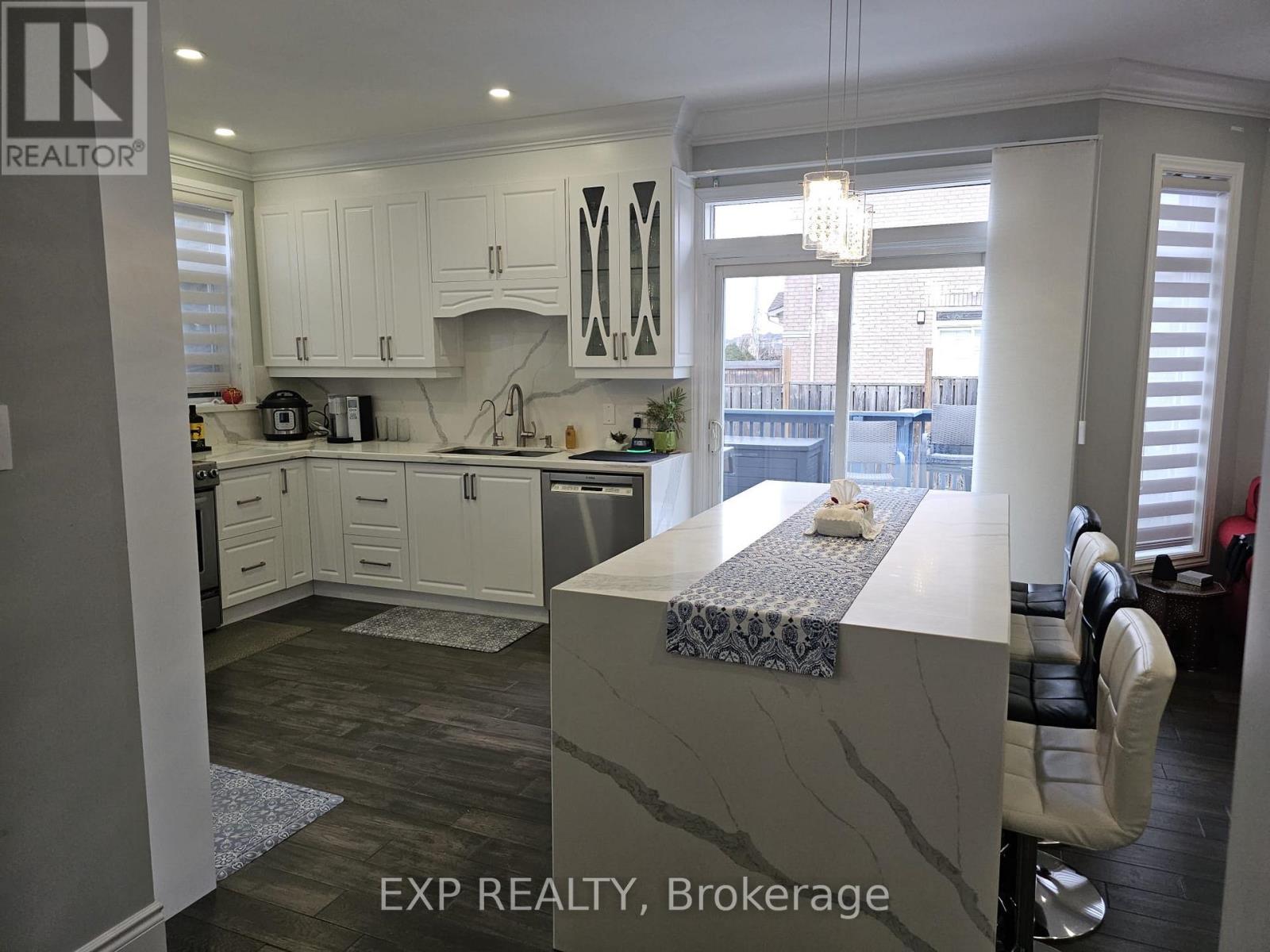 3810 Thomas Street, Mississauga, Ontario  L5M 7G4 - Photo 8 - W12650322