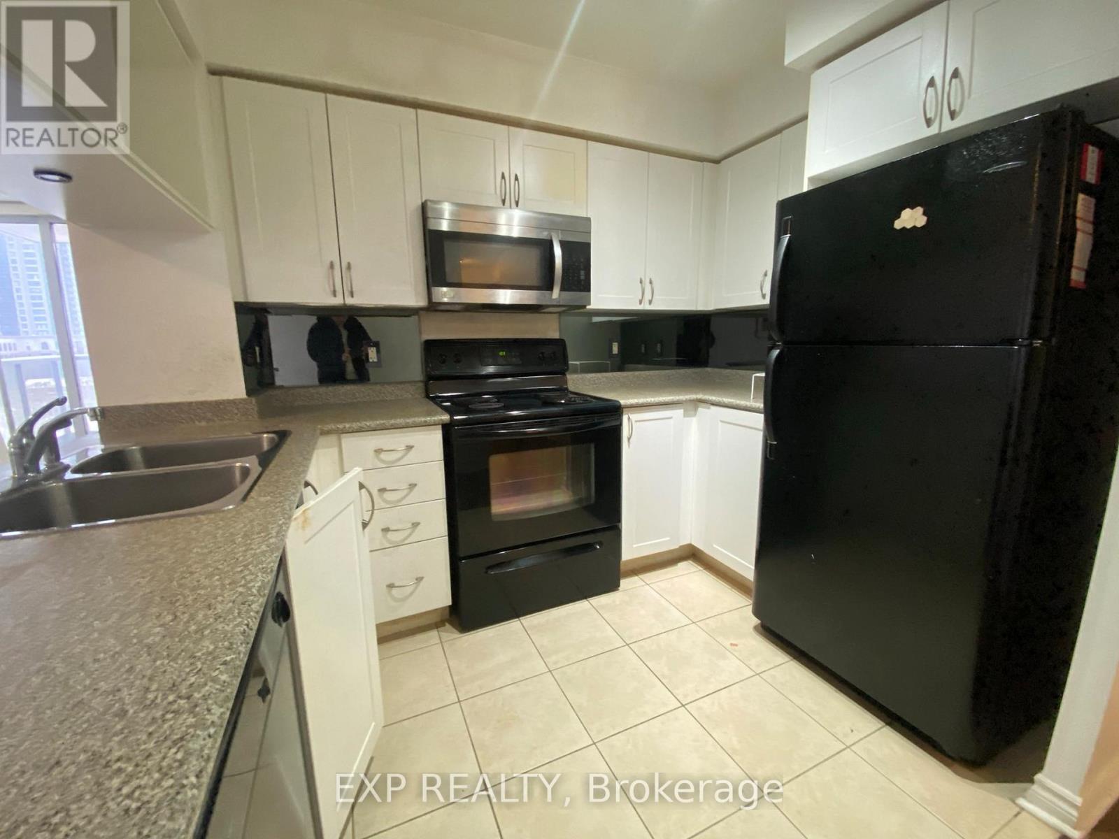 905 - 4090 Living Arts Drive, Mississauga, Ontario  L5B 4M8 - Photo 10 - W12549406