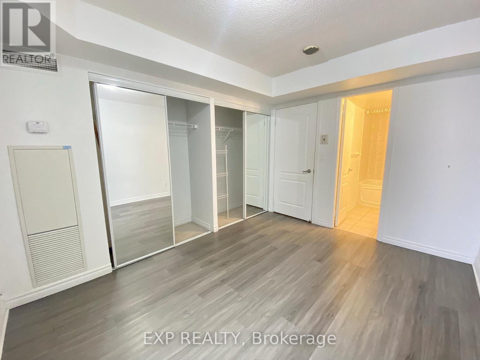 905 - 4090 Living Arts Drive, Mississauga, Ontario  L5B 4M8 - Photo 13 - W12549406