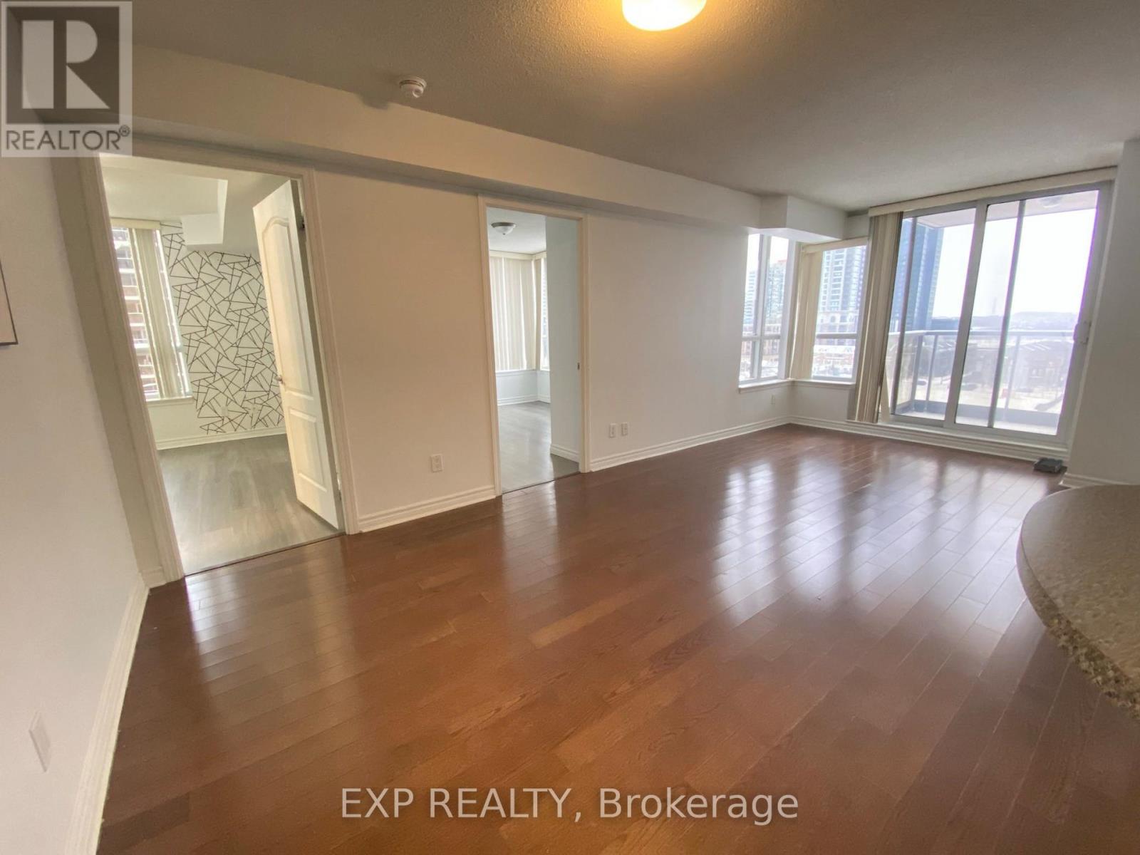905 - 4090 Living Arts Drive, Mississauga, Ontario  L5B 4M8 - Photo 4 - W12549406