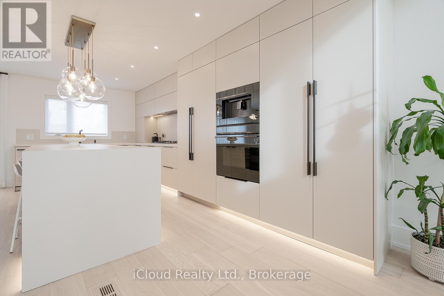 5389 Kindos Street, Burlington, Ontario  L7L 7M6 - Photo 10 - W12616690