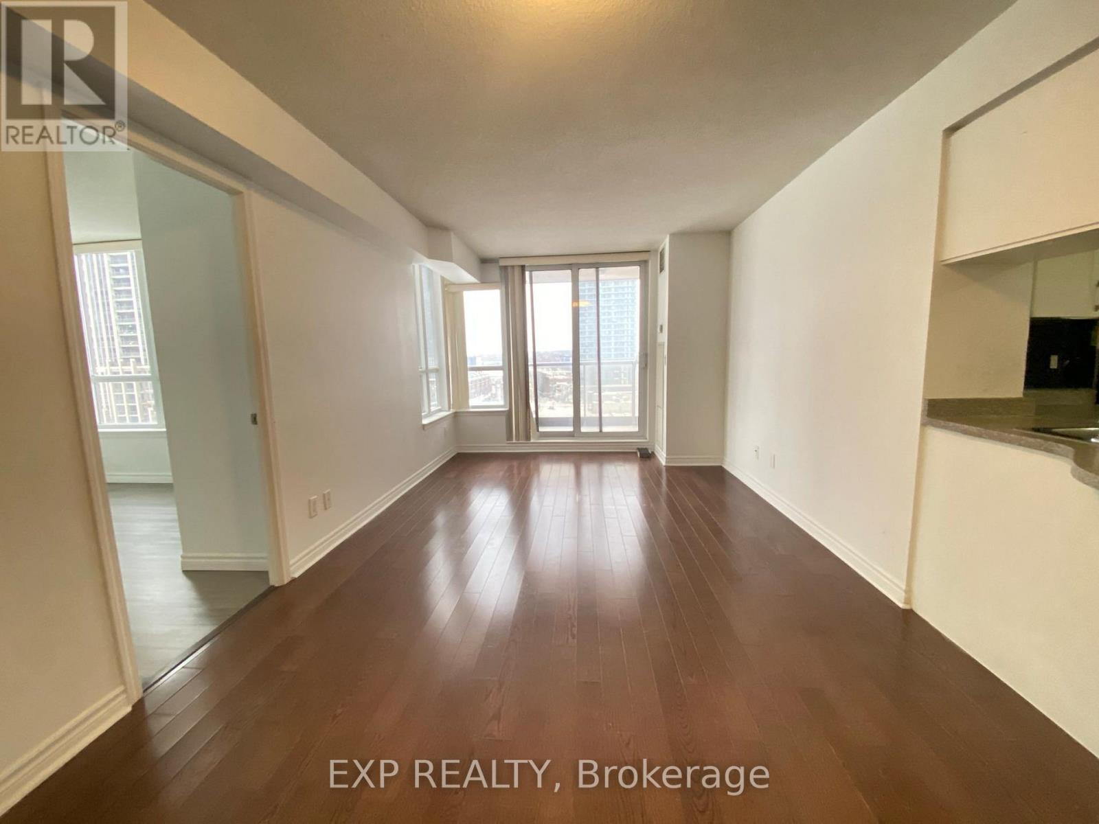 905 - 4090 Living Arts Drive, Mississauga, Ontario  L5B 4M8 - Photo 5 - W12549406