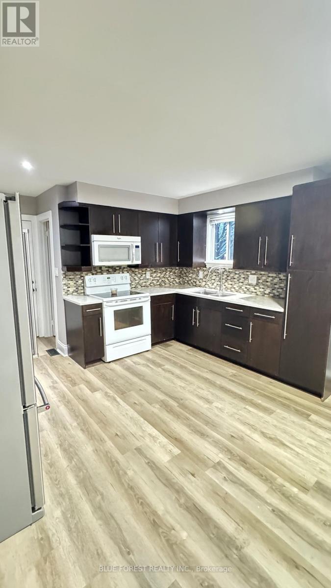 92 - 114 Pauline Crescent, London South, Ontario  N6E 2X6 - Photo 2 - X12650336