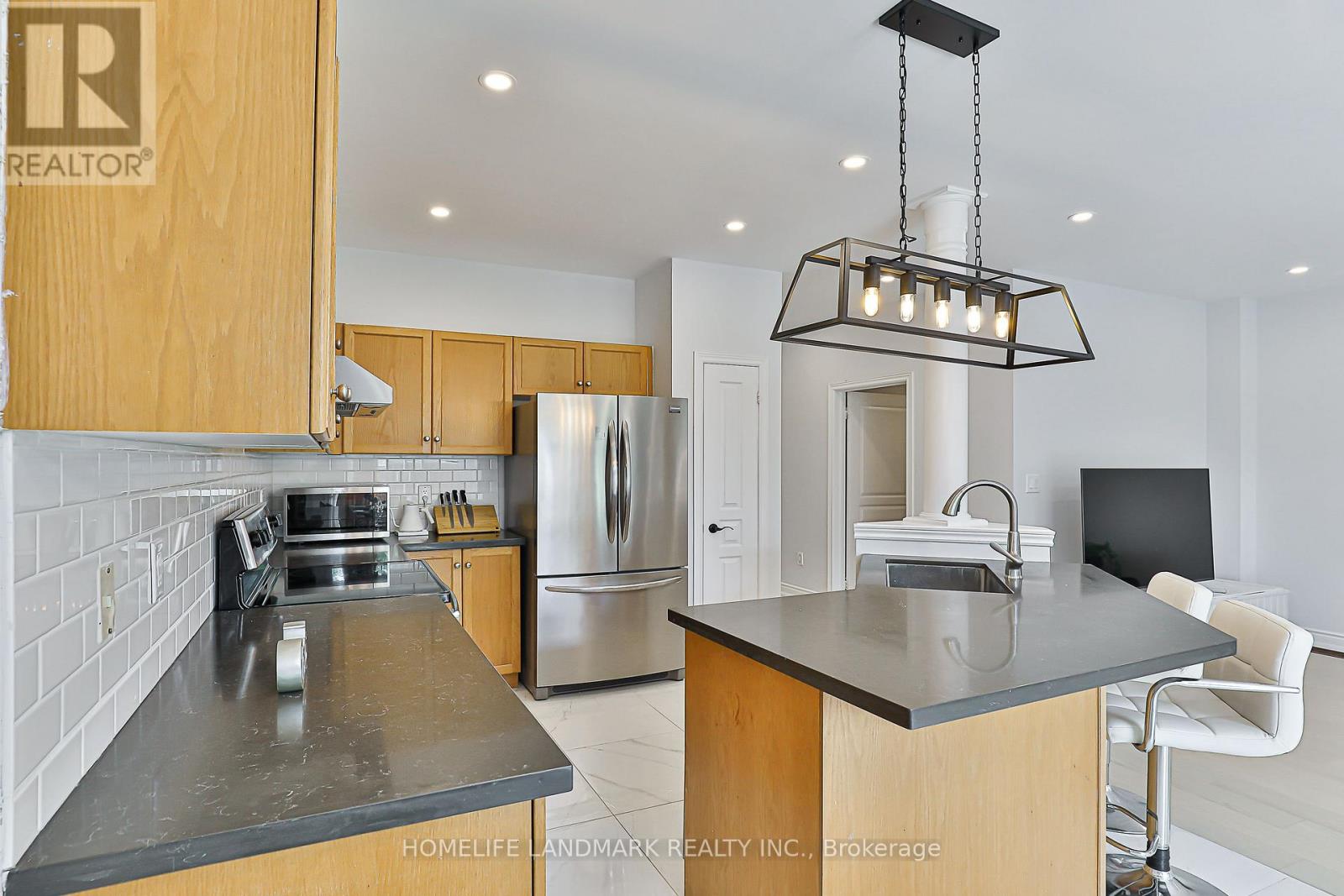 9 Longwood Avenue, Richmond Hill, Ontario  L4E 4B1 - Photo 13 - N12650324