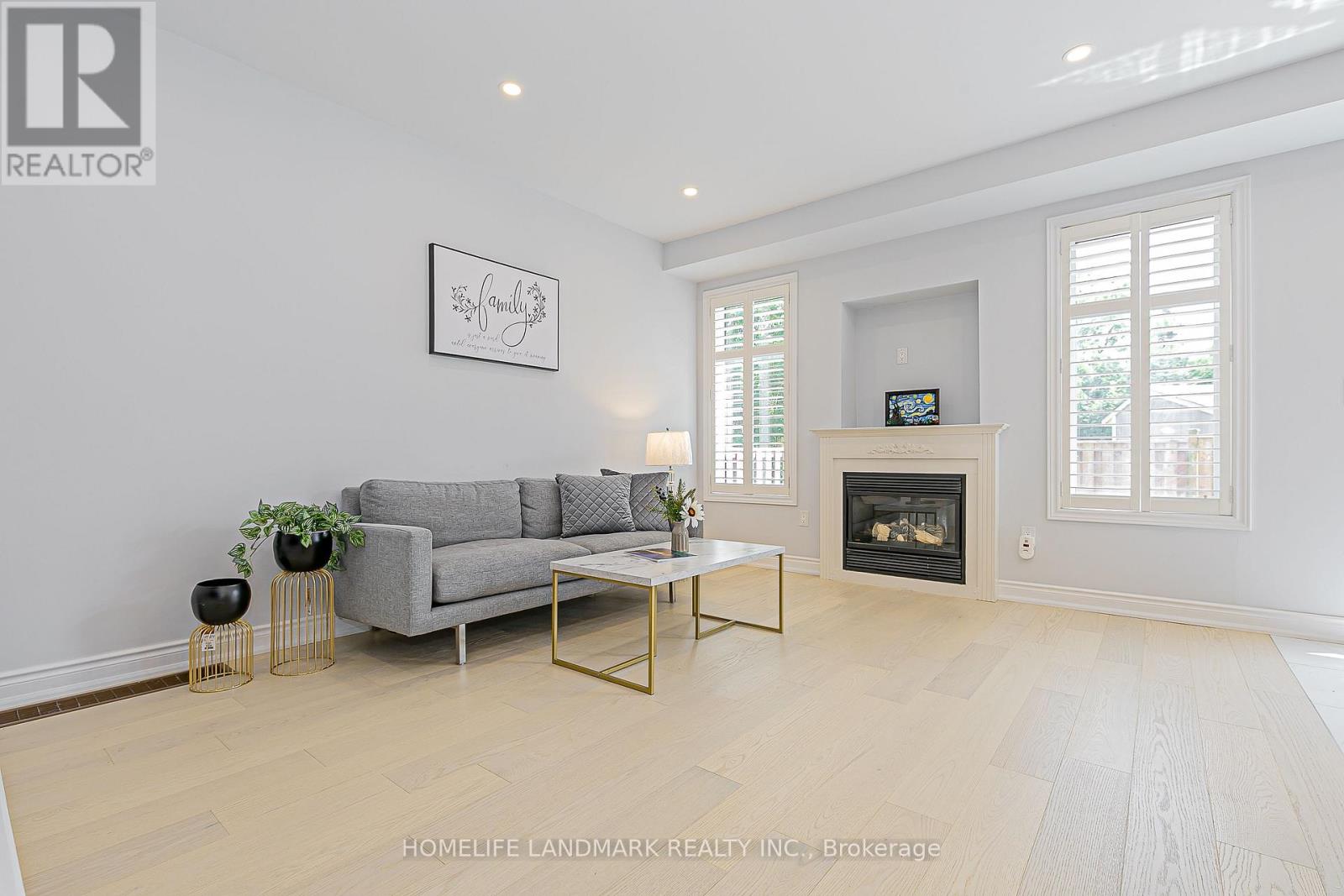 9 Longwood Avenue, Richmond Hill, Ontario  L4E 4B1 - Photo 7 - N12650324