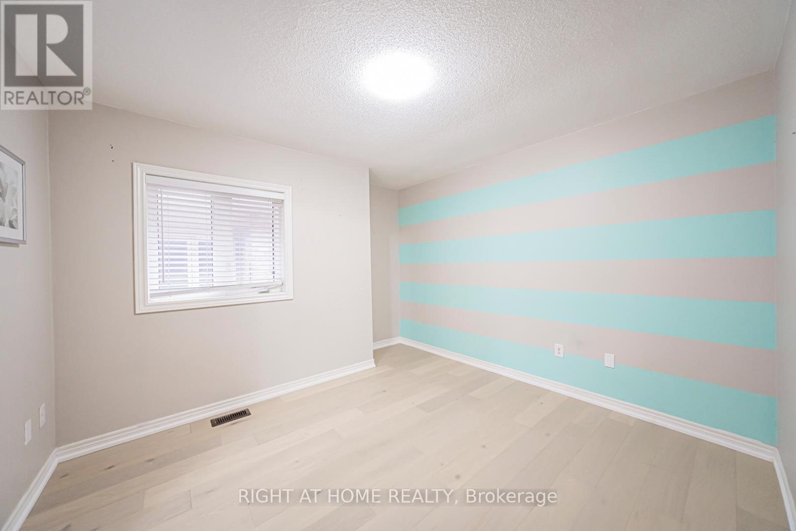 3152 Larry Crescent, Oakville, Ontario  L6M 0T1 - Photo 15 - W12650328