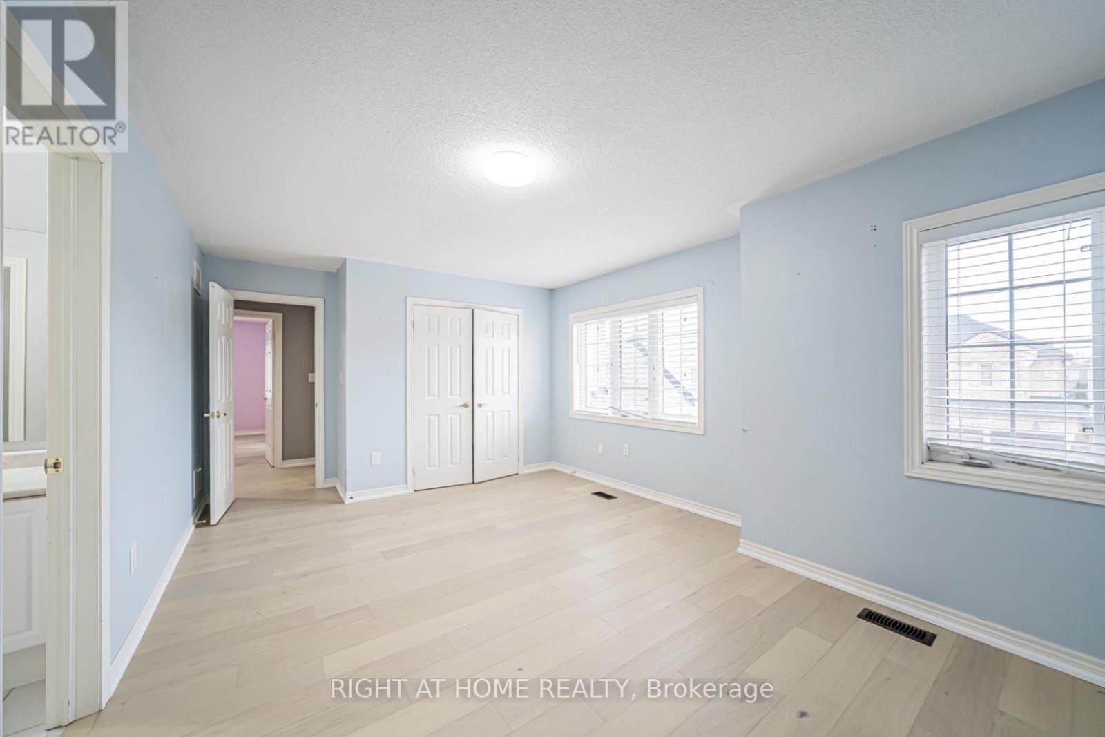 3152 Larry Crescent, Oakville, Ontario  L6M 0T1 - Photo 17 - W12650328